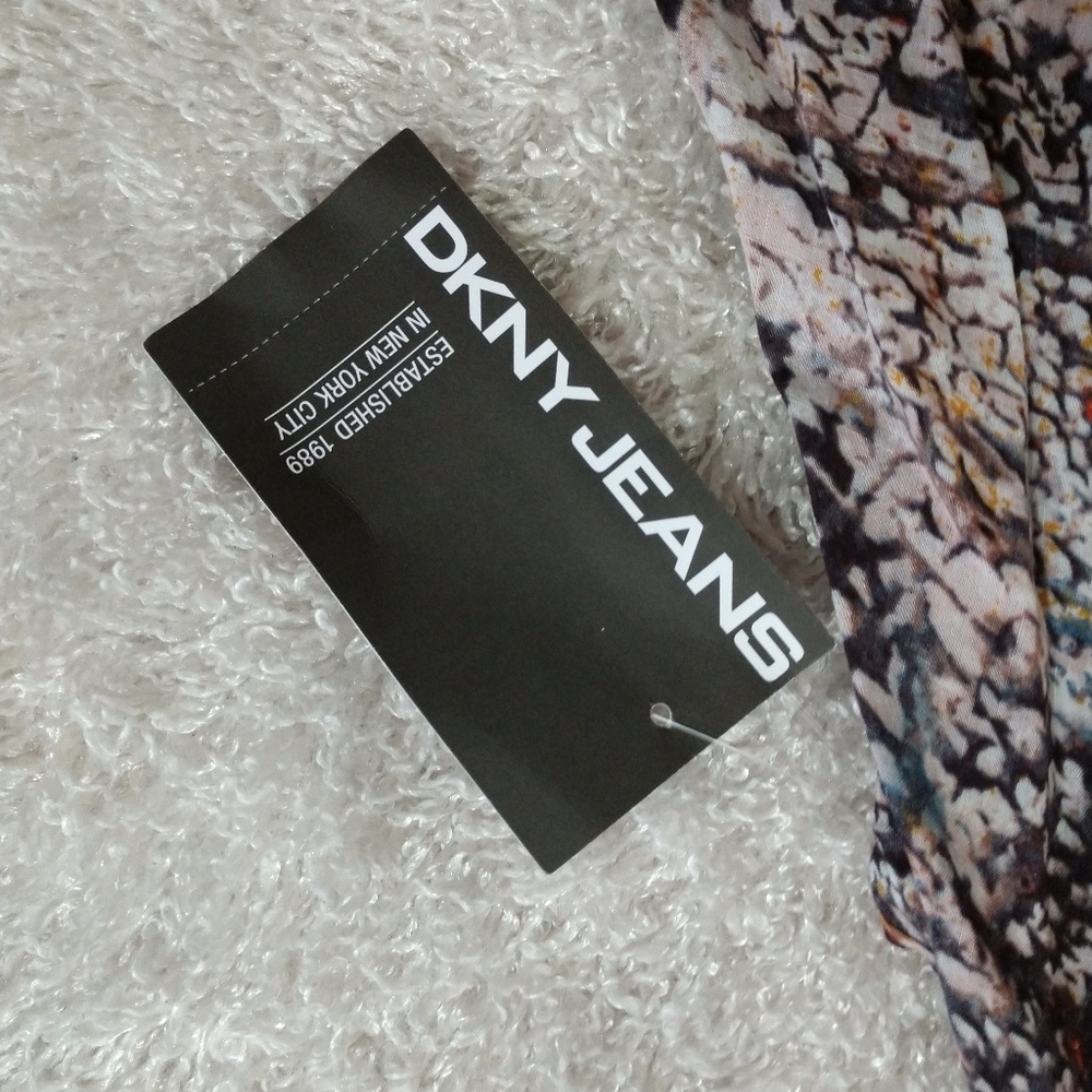 DKNY Top - Picture 7 of 8